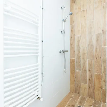 Le Petit Marin, Air Conditionner Wifi